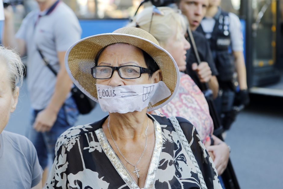 Klaipėdos liberalai vertins V. Titovą miltais apipylusio partiečio elgesį