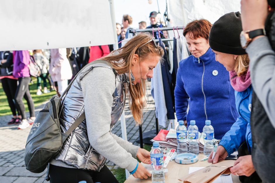 Saulėtą Nidą užplūdo žygio entuziastai