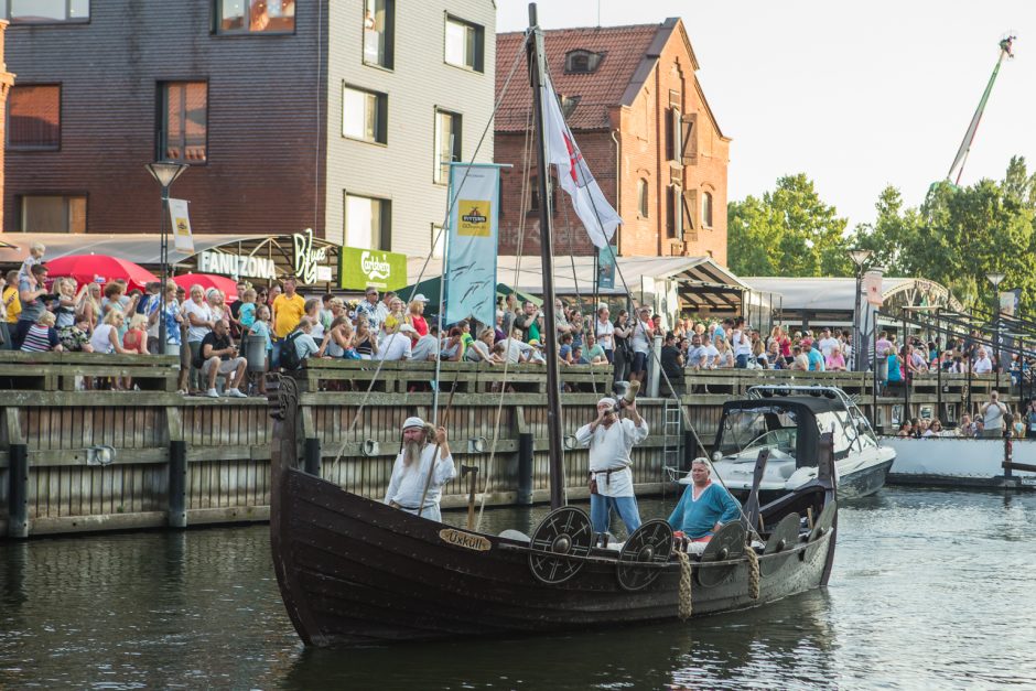 Klaipėda sveikino istorinių laivų flotilę