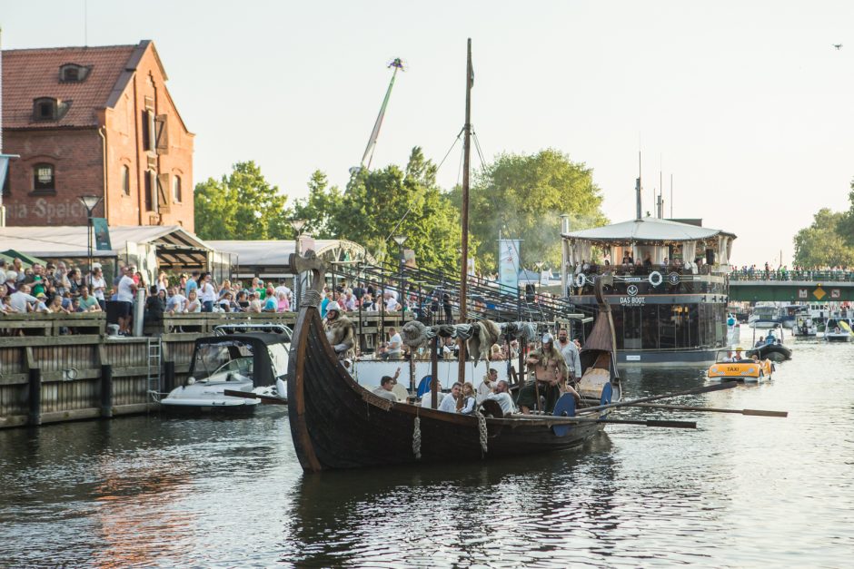 Klaipėda sveikino istorinių laivų flotilę