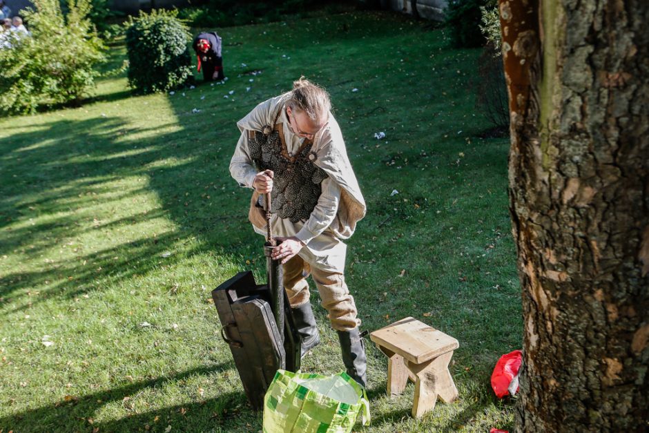 Baltų vienybės dieną – šventė Laikrodžių muziejaus kiemelyje