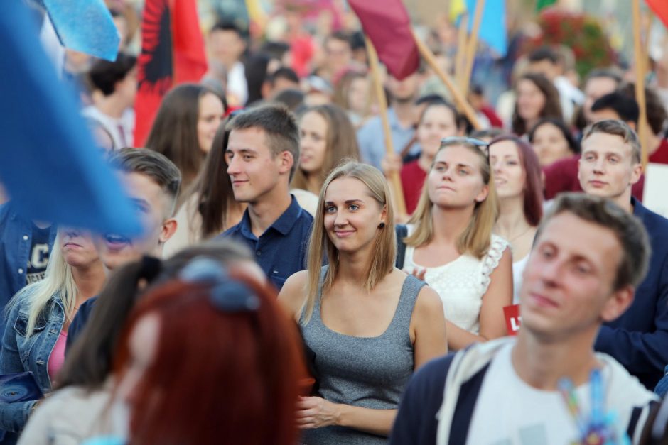 Miestą užliejo studentijos banga