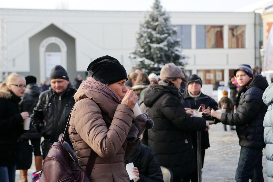 Klaipėdiečiai ragavo sriubas ir aukojo