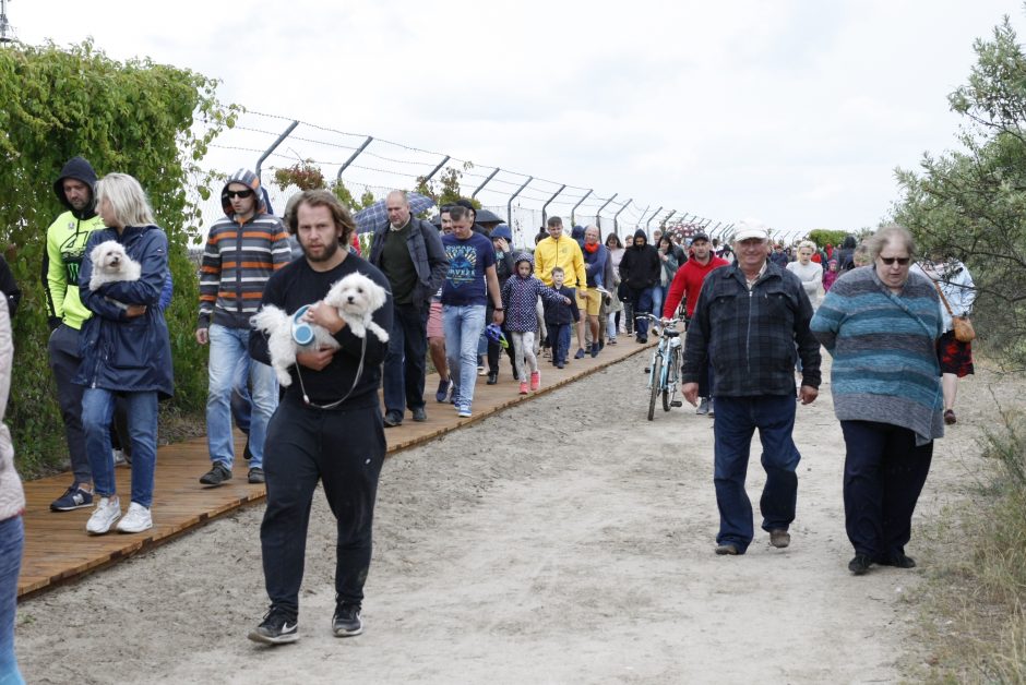 Šimtai klaipėdiečių prie uosto vartų pasitiko jūrų milžiną