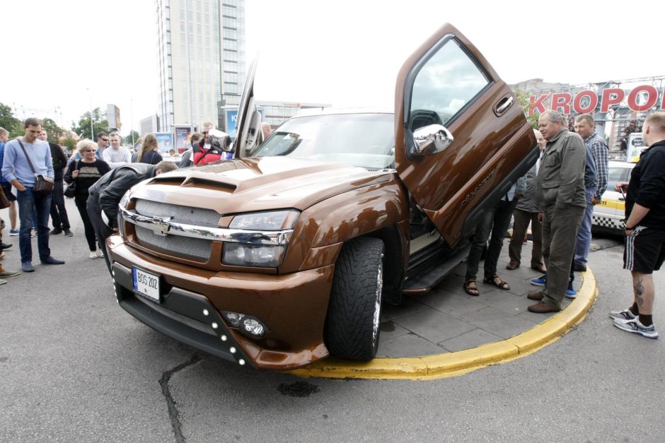 Pajūryje – amerikietiškų automobilių fiesta