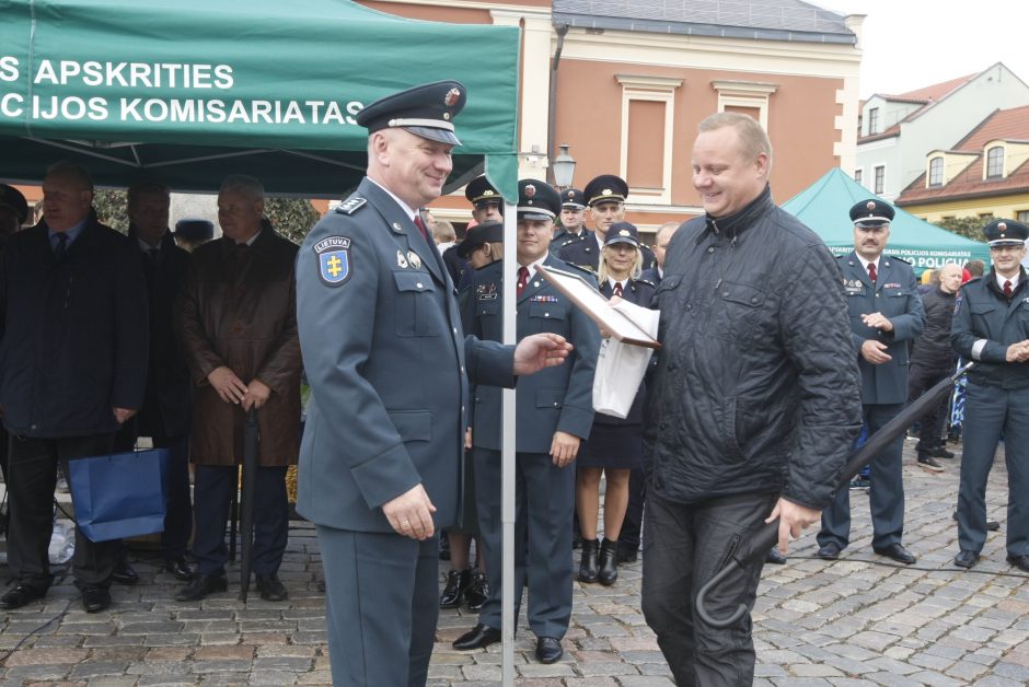 Uostamiestyje policininkai pakvietė švęsti kartu