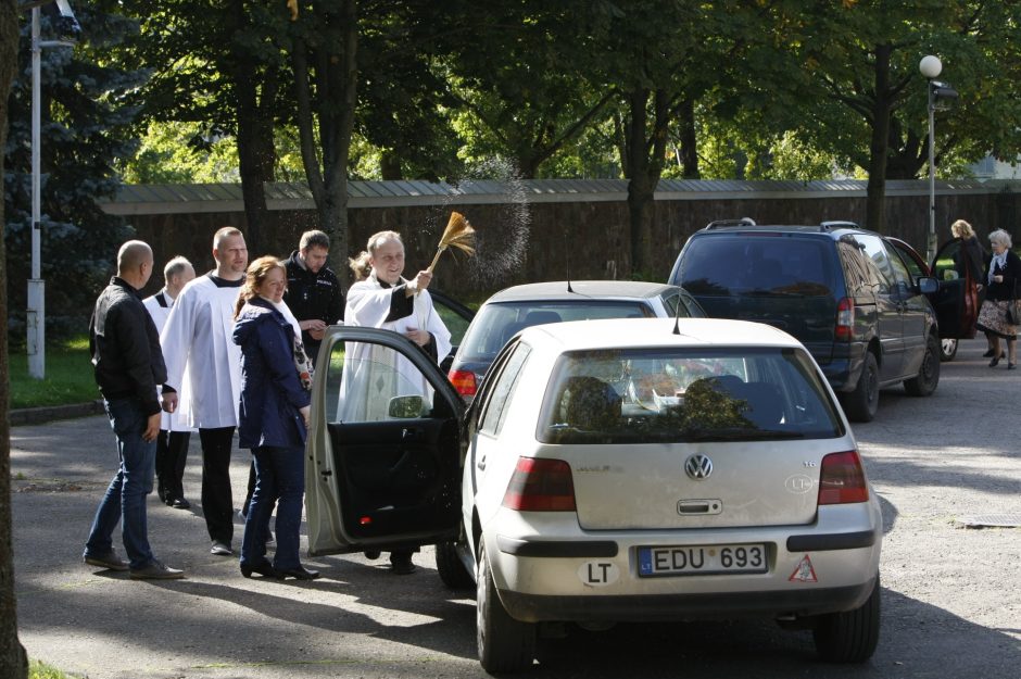 Vairuotojų ir keliautojų dieną šventino transporto priemones