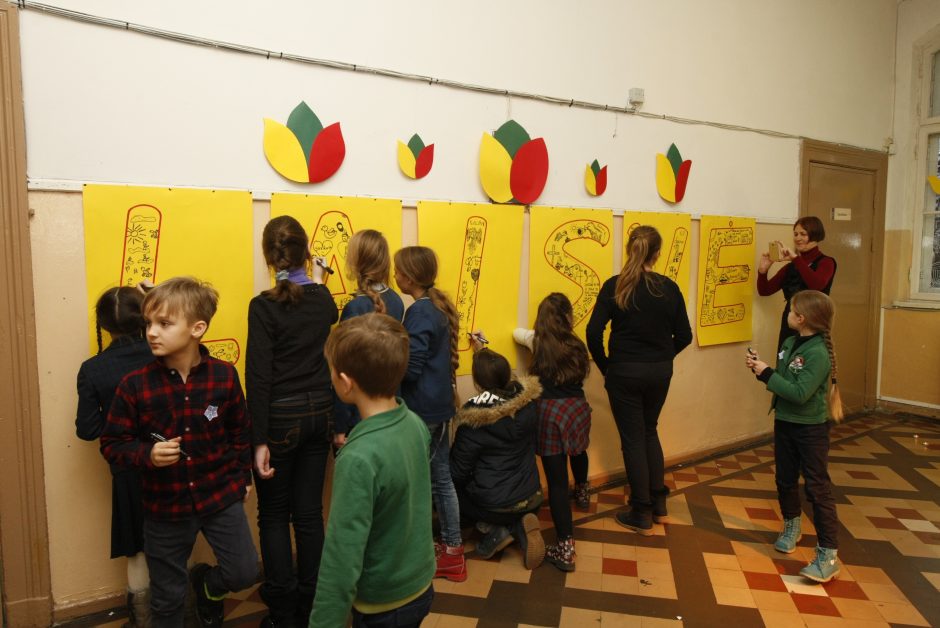 Laisvos Lietuvos vaikai piešė Laisvę