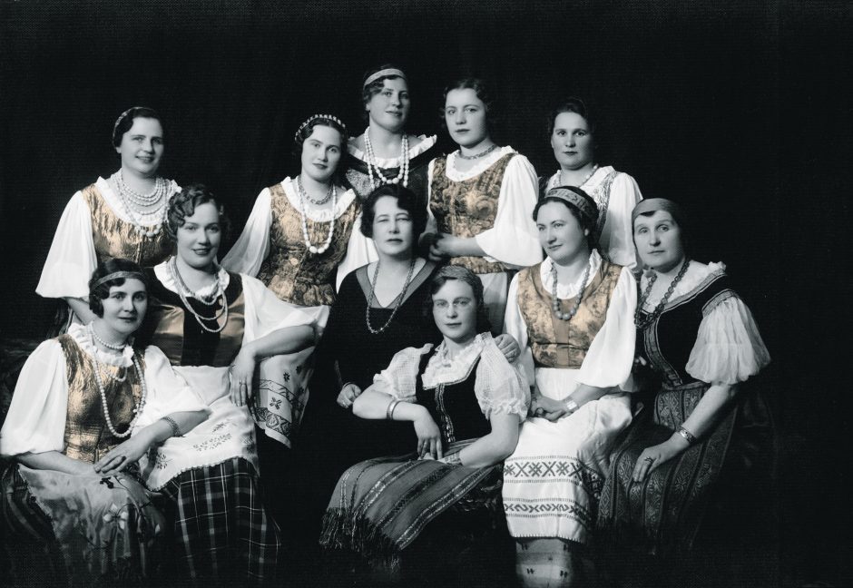 Istoriniai seserų pasirinkimai – raktas į tarpukario Lietuvos modernybę