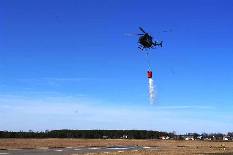 Gaisras Rūdninkų girioje užgesintas sraigtasparnio pagalba (vaizdo įrašas)