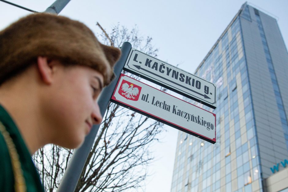 Vilniuje atidengta L. Kaczynskio vardo gatvės lentelė