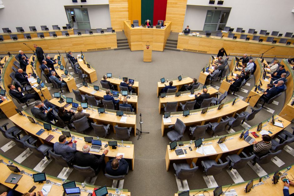 Seimas svarstys siūlymą mažinti Seimo narių skaičių iki 121