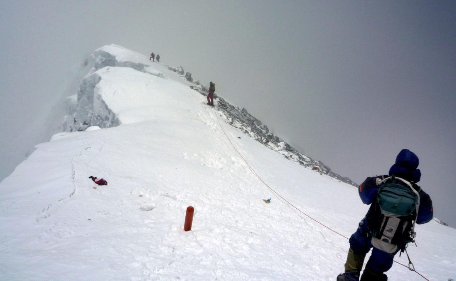 Nuo Everesto atskilo didžiausias alpinistų iššūkis – „Hilario laiptai“