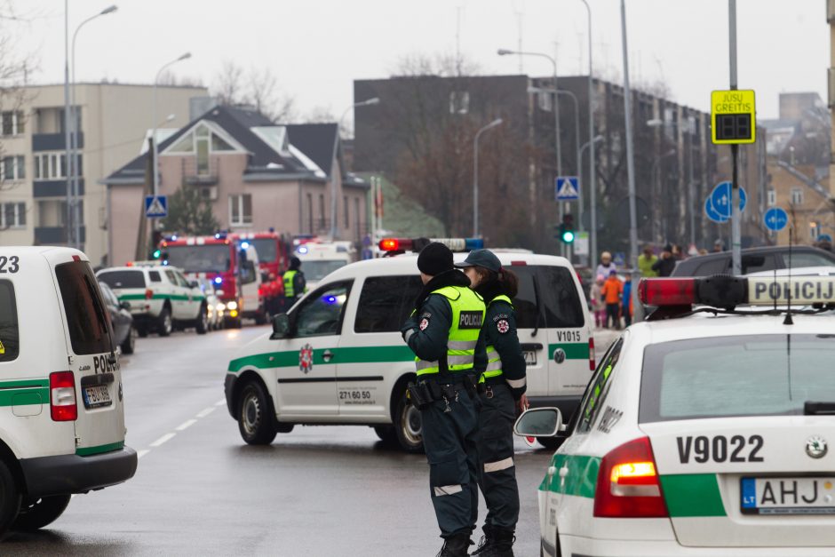 Vilniaus gimnazijos kieme statybininkai atkasė sprogmenį