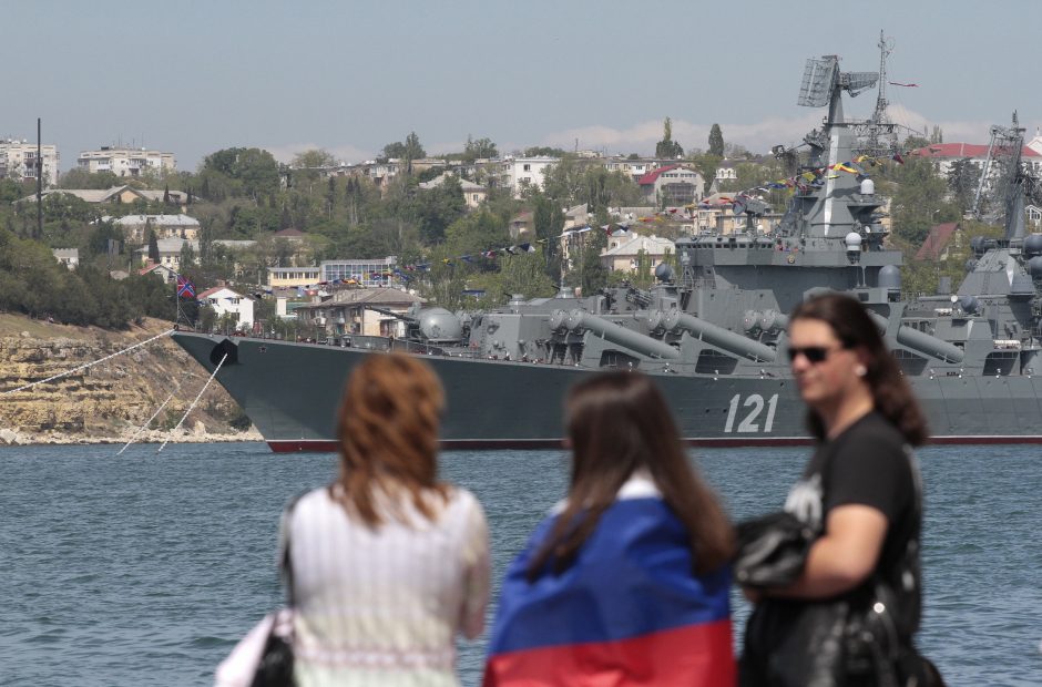 Rusija pradeda stiprinti karines jūrų pajėgas aneksuotame Kryme