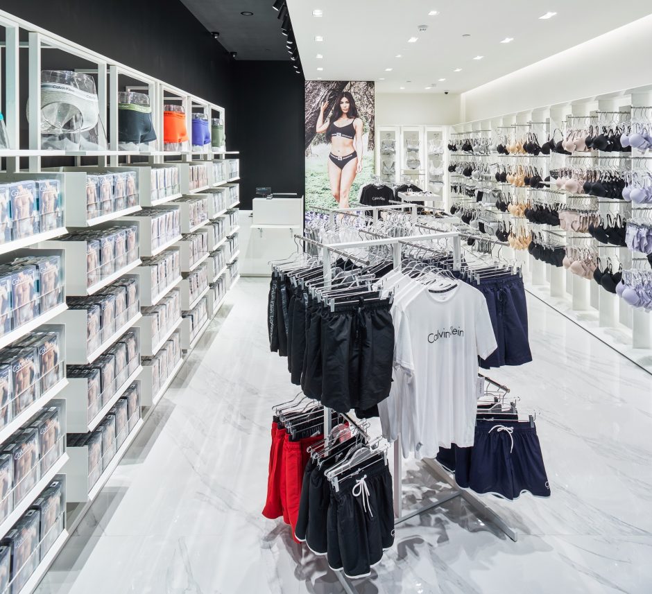 Vilniaus „Akropolyje“ atidarytos „Tommy Hilfiger“ ir „Calvin Klein“ parduotuvės