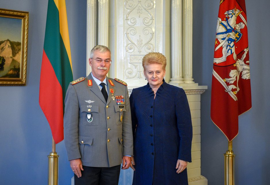 Vokietijos sausumos pajėgų vadui – Lietuvos valstybinis apdovanojimas