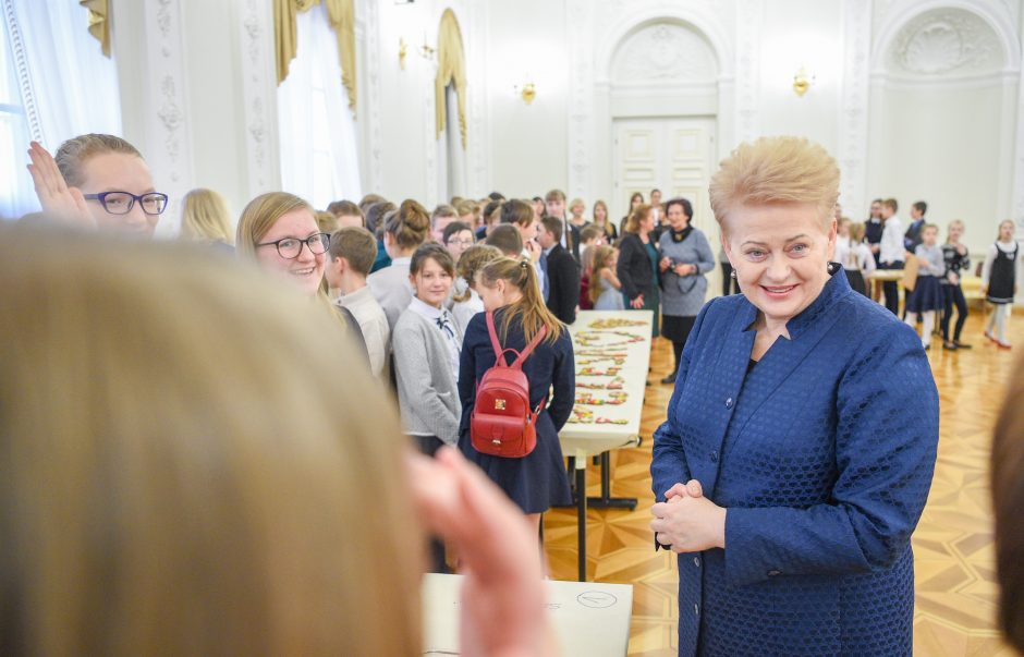 Į Prezidentūrą sugužėjo kaimyninėse šalyse gyvenančių lietuvių vaikai