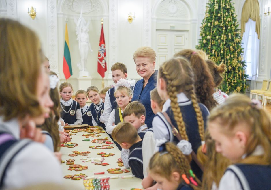 Į Prezidentūrą sugužėjo kaimyninėse šalyse gyvenančių lietuvių vaikai