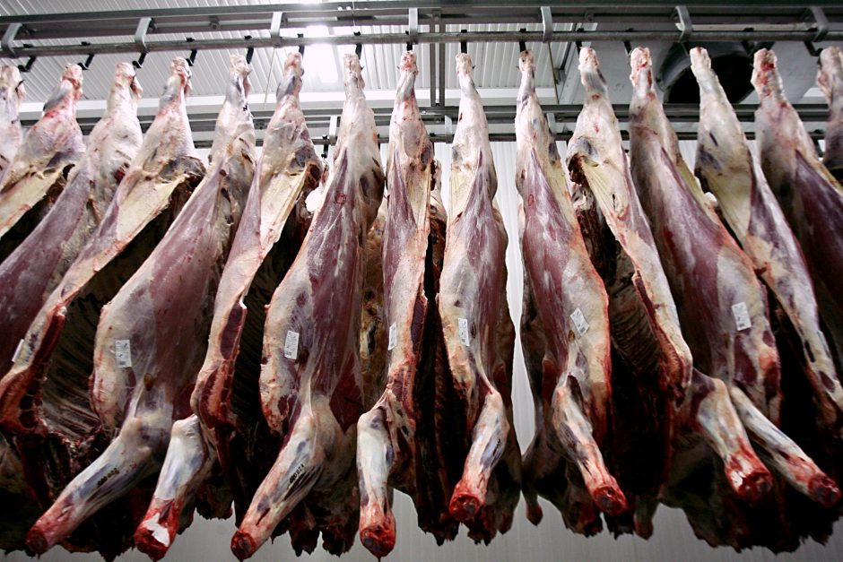 Mažindami mėsos suvartojimą švedai ieško alternatyvų jautienai ir kiaulienai