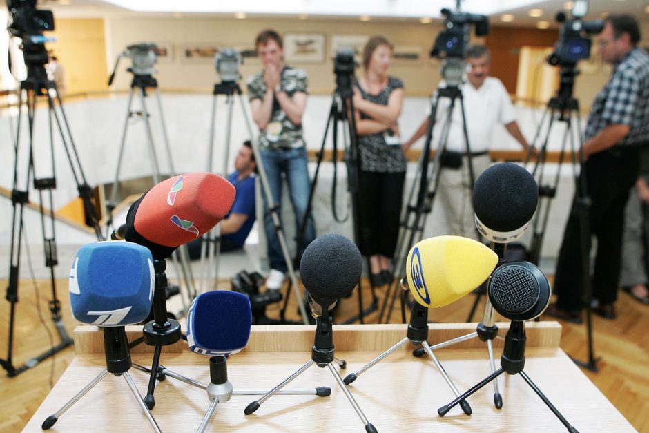 Teismas priėmė nagrinėti žurnalistų skundą prieš Vyriausybę