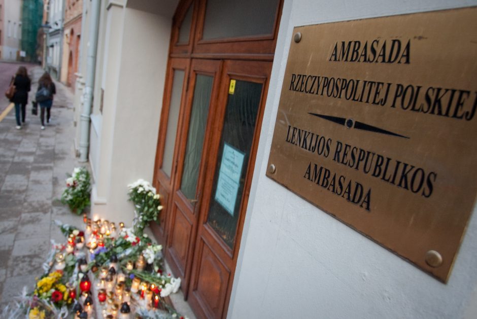 Prieš Lenkijos ambasadą – chuliganiškas išpuolis