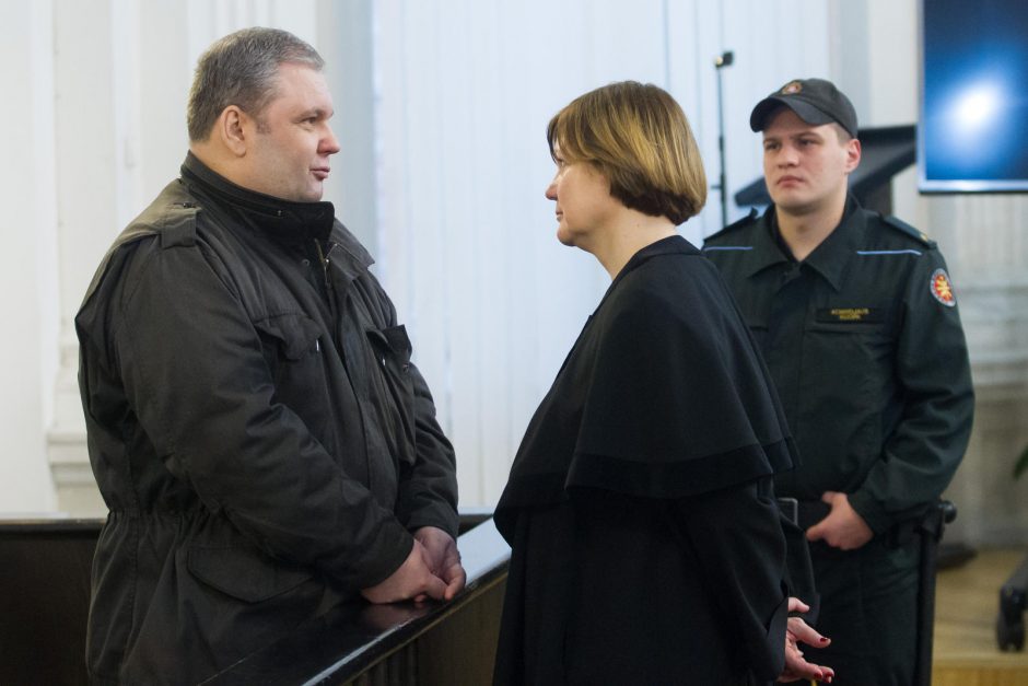 Sausio 13-osios bylos kaltinamasis atkakliai prašosi iš Lietuvos kalėjimo