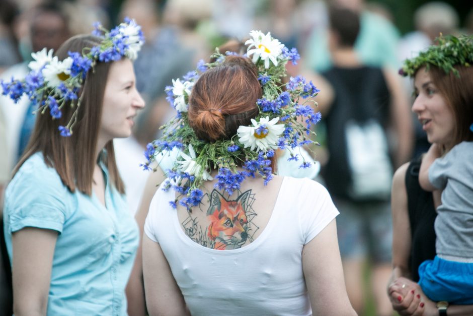 Joninių orai tradicijų nelaužys