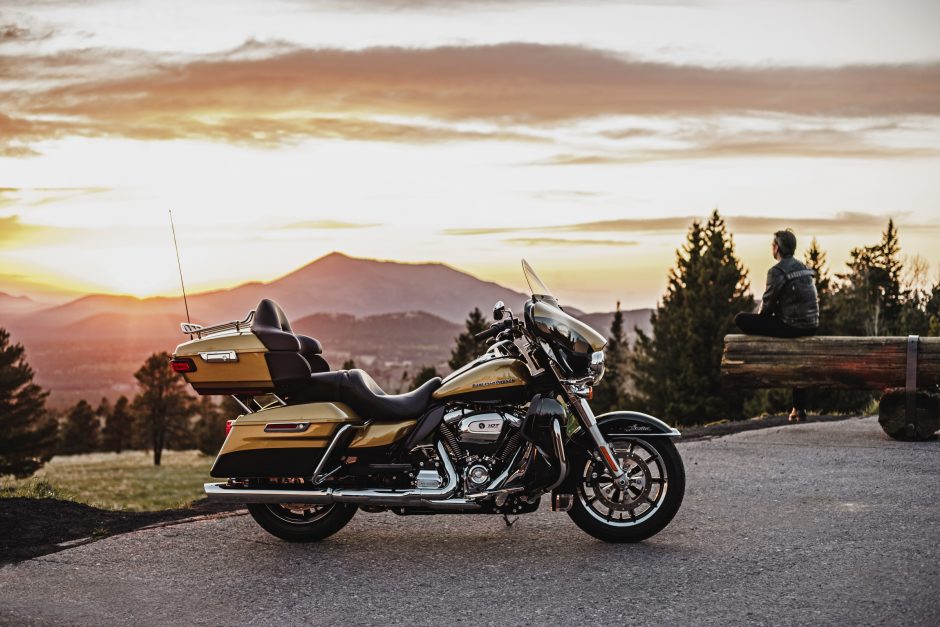 „Harley Davidson“ pristato naujus galingus turistinius motociklus