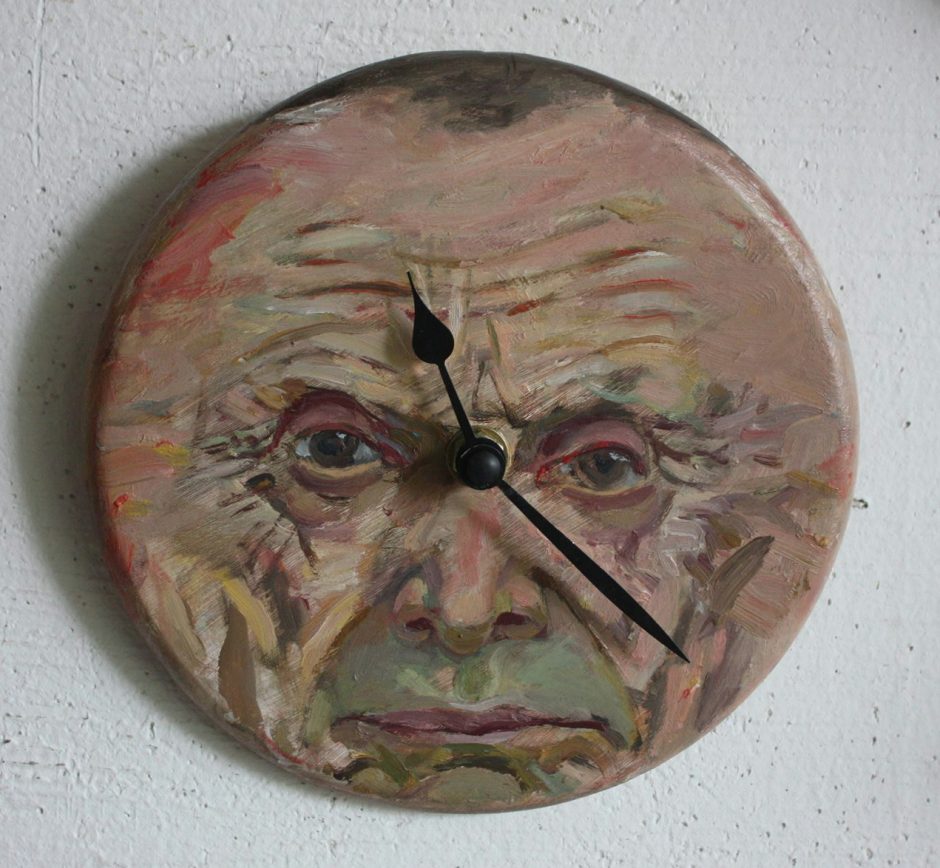 Menininkas M. Skudutis pristato ištapytų laikrodžių kolekciją