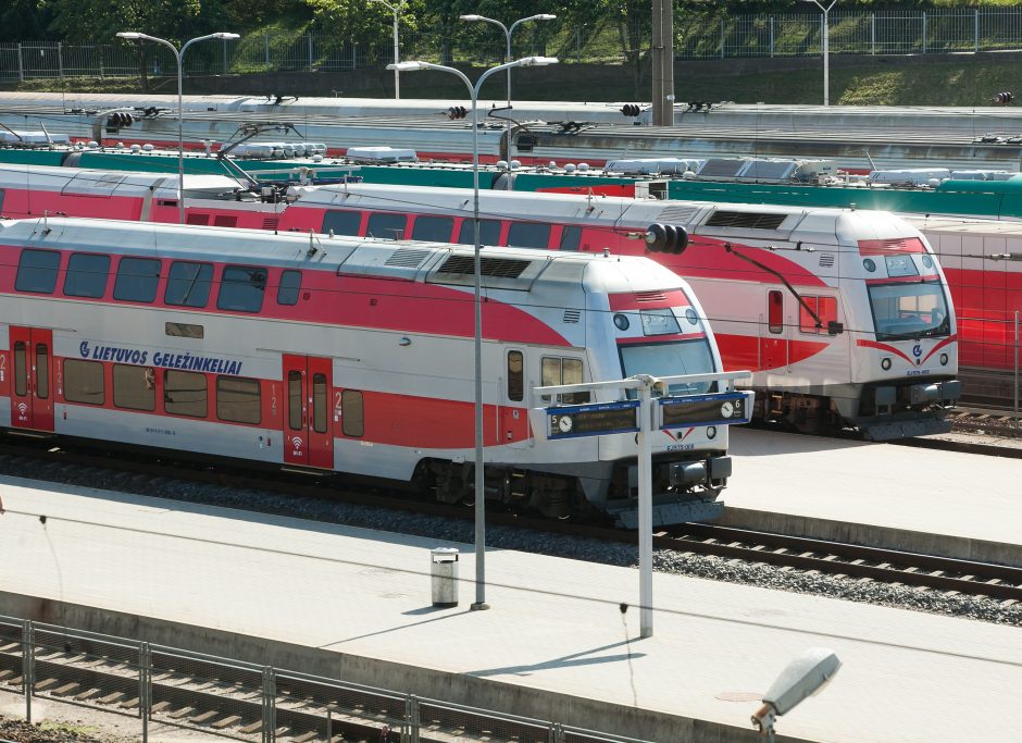 Vyriausybė nusprendė skaidyti „Lietuvos geležinkelius“