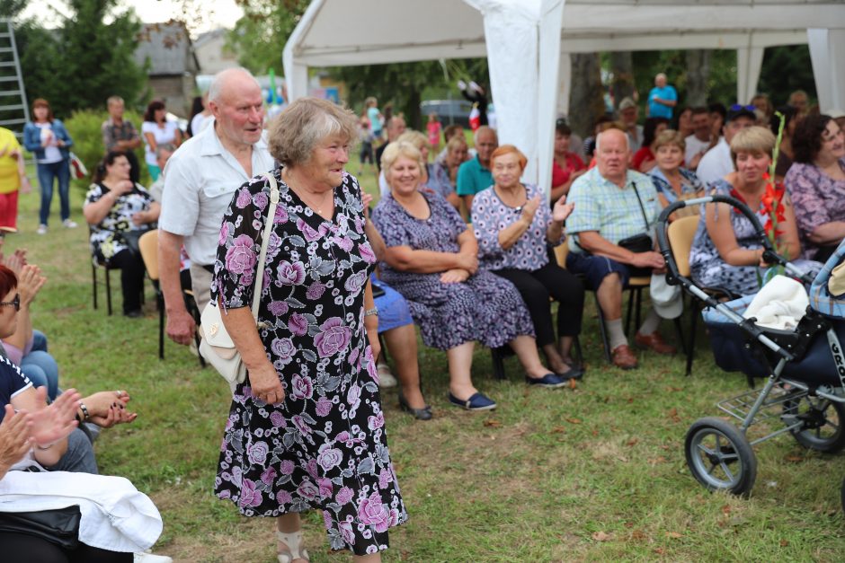 Padauguvoje – jau ketvirtas ąžuoliukas disko metikui A. Gudžiui