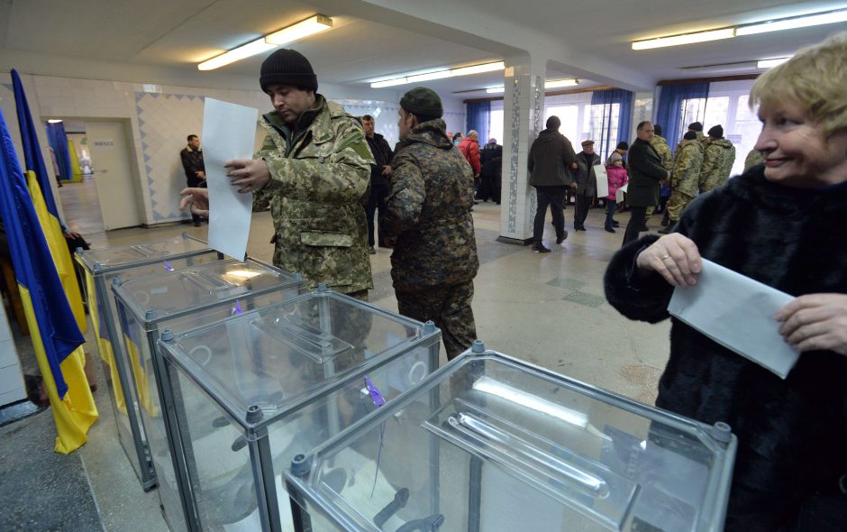 Lietuvos stebėtojai Ukrainos parlamento rinkimuose pažeidimų nepastebėjo