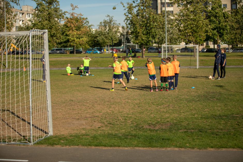 Susivienijusi Pilaitės bendruomenė atnaujino futbolo aikštelę