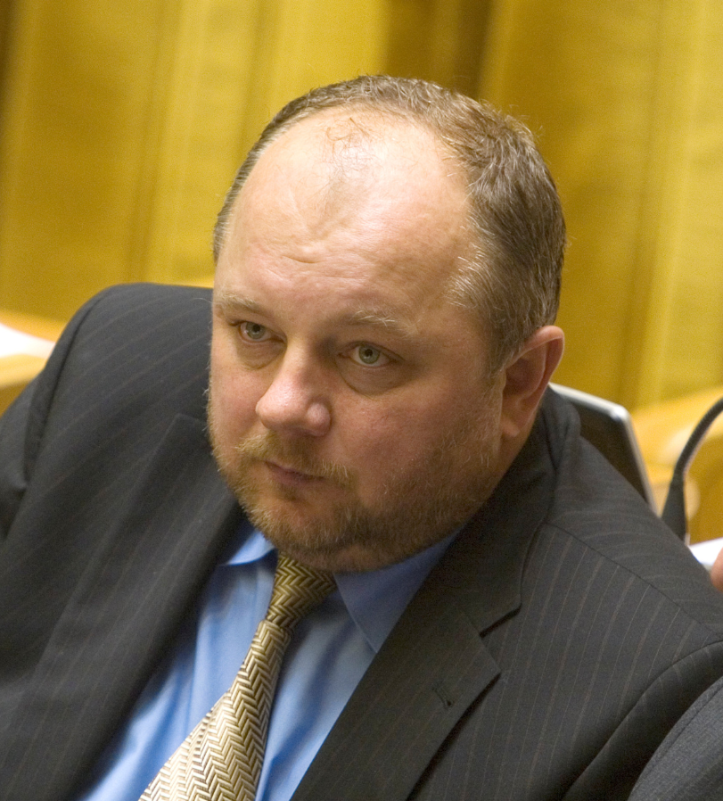 Buvusiam Seimo nariui G. Mikolaičiui – vėl didelės bėdos dėl taurelės