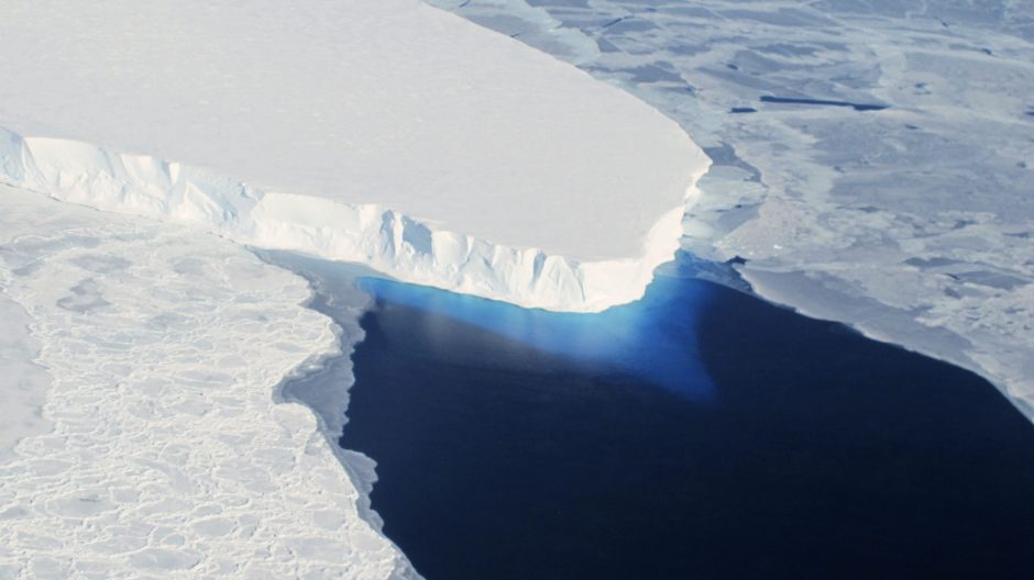 Kodėl apie Antarktidoje atsiveriančius ežerus tylėta dešimtmetį?