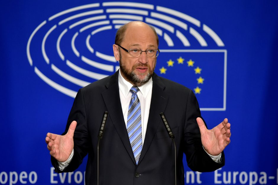 Europos Parlamentas ragina D. Britaniją pradėti pasitraukimą iš ES antradienį