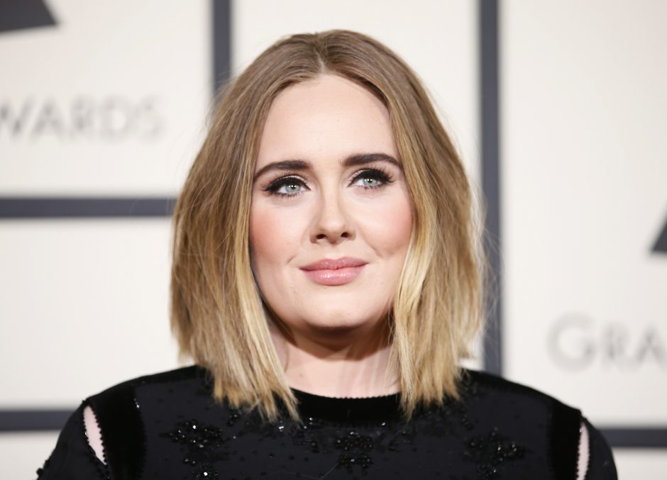 Gąsdinanti popmuzikos žvaigždės Adele užuomina: gastrolės „25“ – paskutinės?