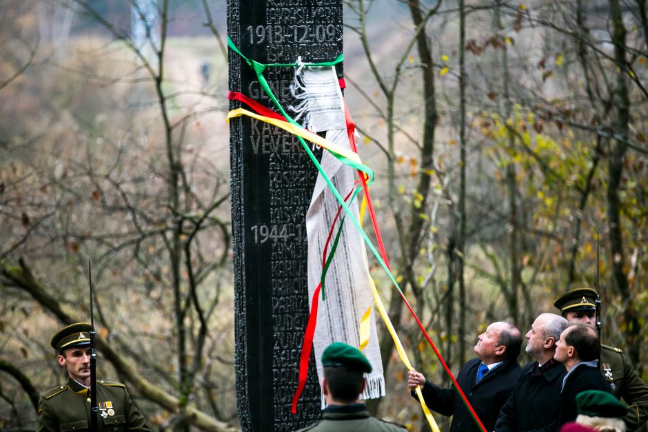 Prie Nevėžio iškilo paminklas Lietuvos laisvės armijos vadui 