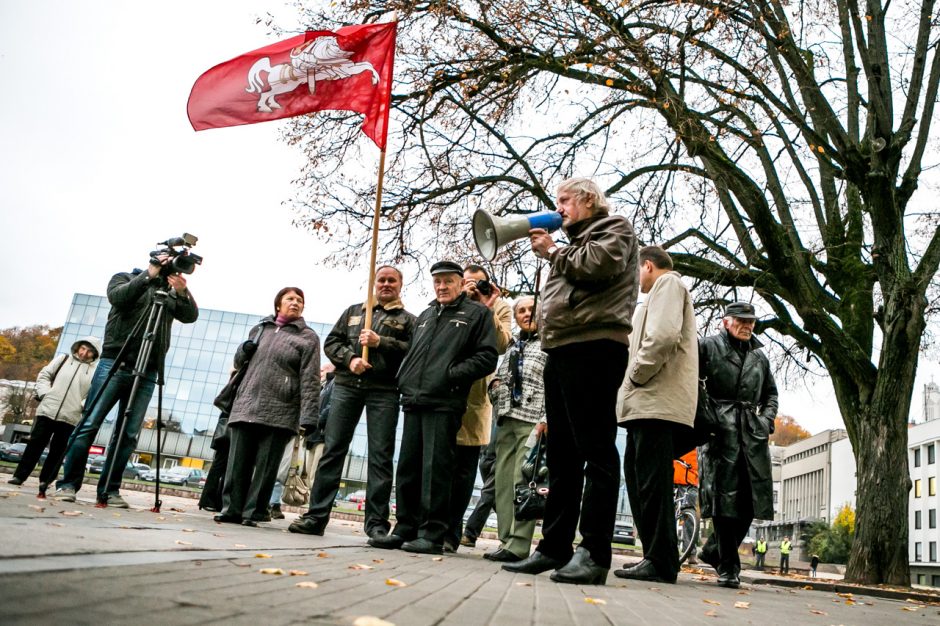 Vienybės aikštėje Kaune- protestas prieš NATO