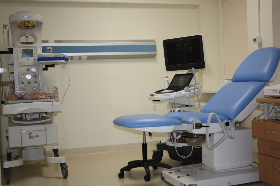 Duris atvėrė atnaujintas Kauno klinikų gimdyvių ir nėščiųjų priėmimas