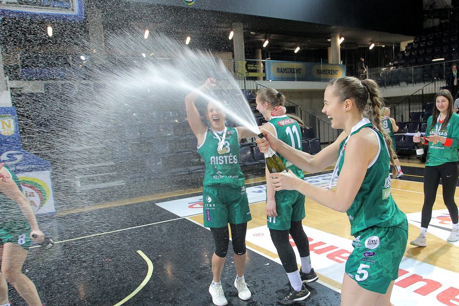 Moterų krepšinio lygoje triumfavo „Aisčių-LSMU“ komanda