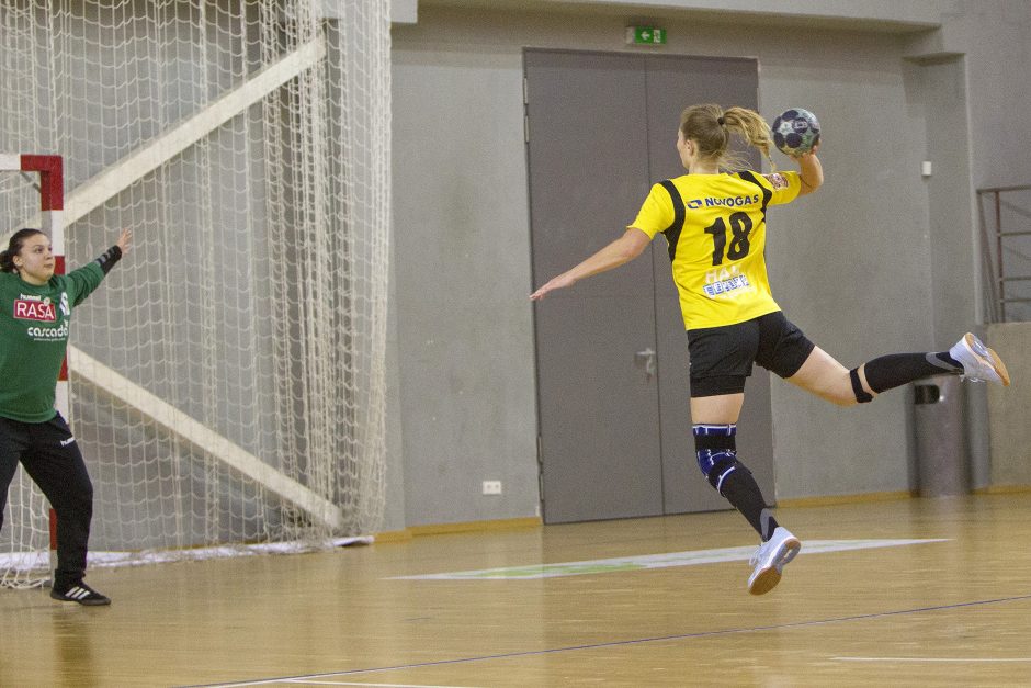 Lietuvos klubai pergalingai pradėjo kovas Baltijos moterų rankinio lygoje