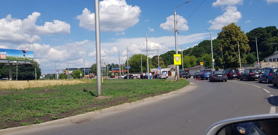 Netoli Kauno pilies – BMW ir „Opel“ avarija