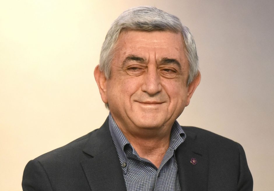 Po nesiliaujančių protestų atsistatydino Armėnijos premjeras