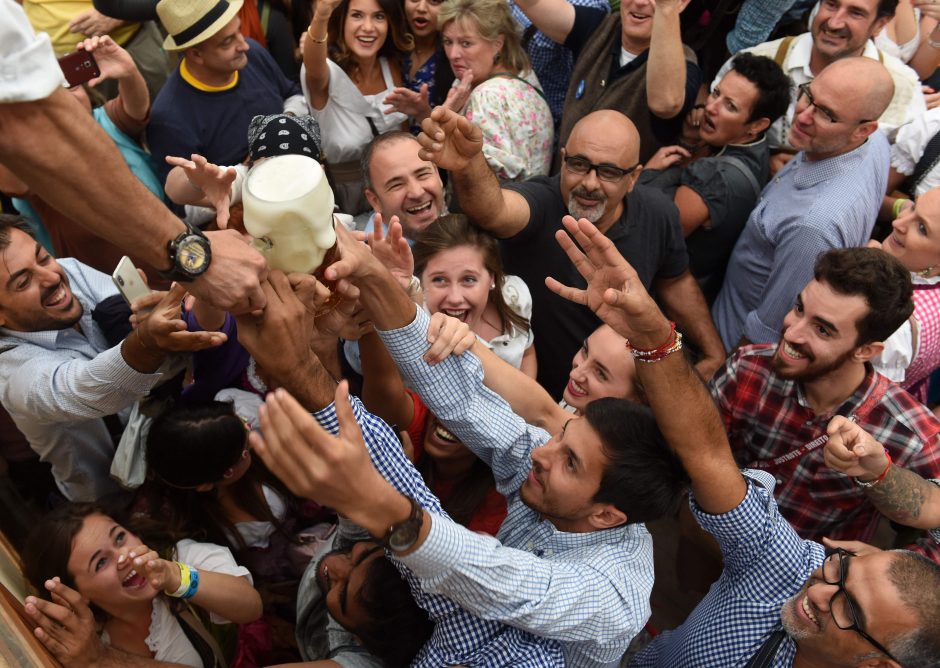 Didžiausioje alaus šventėje pasaulyje „Oktoberfest“ kainos kandžiojasi