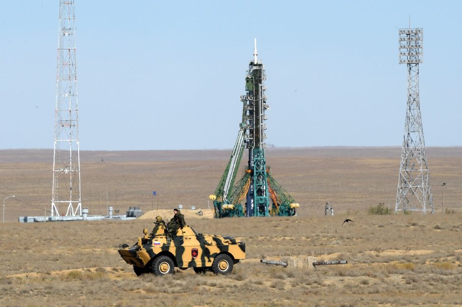 Rusijos erdvėlaivis su astronautais avariniu būdu nusileido Kazachstane