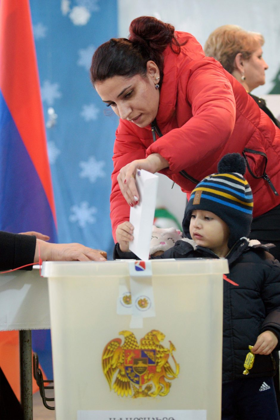 Pirmieji oficialūs rinkimų Armėnijoje rezultatai rodo N. Pašiniano bloko pergalę