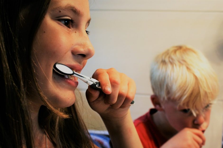 Trečioji pamoka: balinamosios pastos plonina dantų emalį