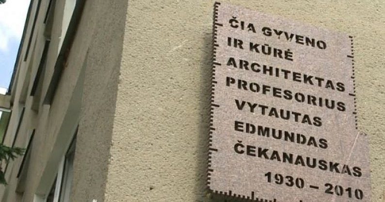 Atidengta atminimo lenta architektui V. Čekanauskui 